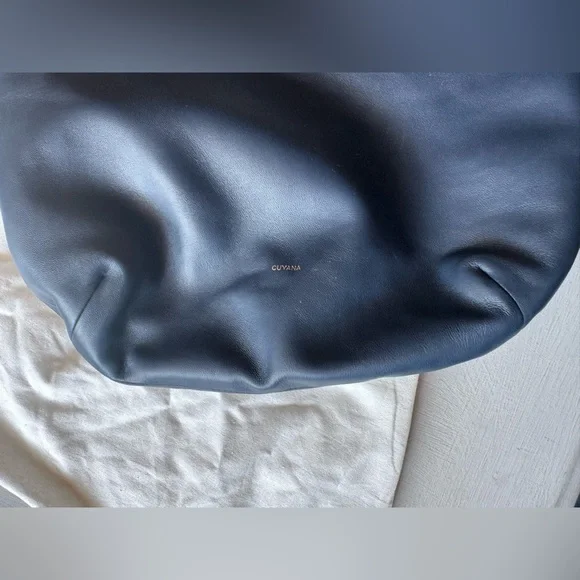 Cuyana Oversized Celestia Bag in Navy Blue - Picture 8 of 16